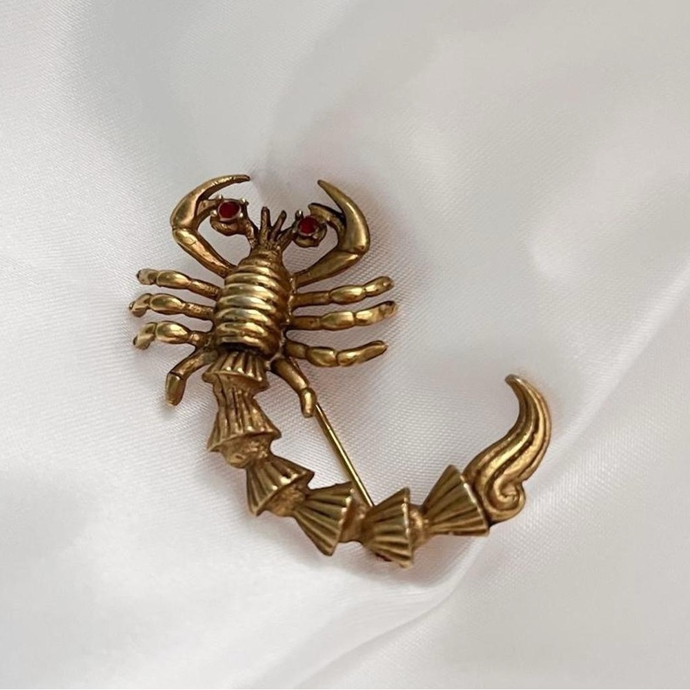 SOLD Vintage Gold Tone Scorpion Brooch Pin